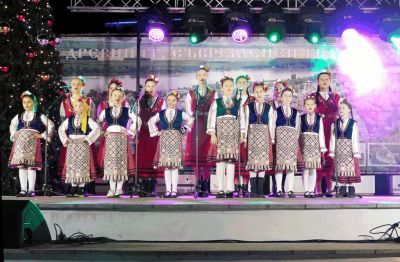  АНПТ ,,Силистра и ДФФ ,, Добруджанче '' с Коледен Концерт 1