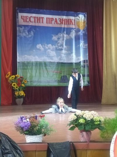 Балетна школа,,Лиденс'' на пролетен коцерт ,,Слънцето е едно за всички" в с.Бабук 2
