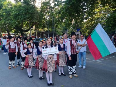 ДФФ,,Добруджанче'' с участие в МДТФ,,Утрешния мир започва с днешното приятелство'' 1