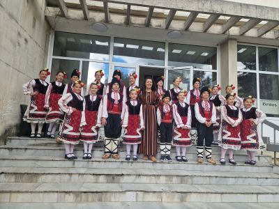 ДФФ,,Добруджане'' с успешно участие в ,,Насред мегдана в Аранаси'' 2
