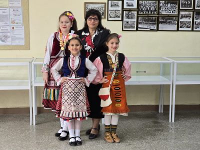 ДФФ "Добруджанче"-солисти 1