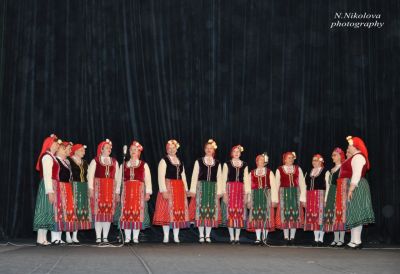 Ансамбъл за народни песни и танци "Силистра" 15