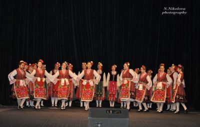 Ансамбъл за народни песни и танци "Силистра" 18